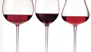 wine-glasses-with-red-wine